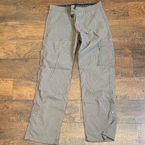 Mens Prana brand outdoorsman hiking pants size Medium.
